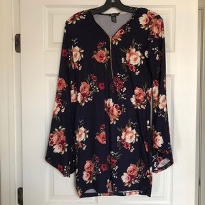 Super cute floral navy dress!